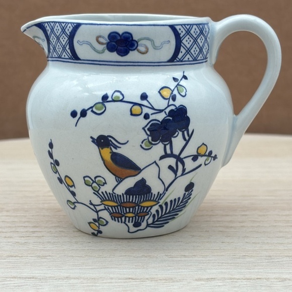 Vintage Wedgwood Volendam Creamer